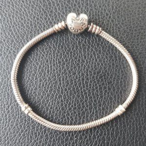 PANDORA //Moments Heart Clasp Snake Chain Bracelet